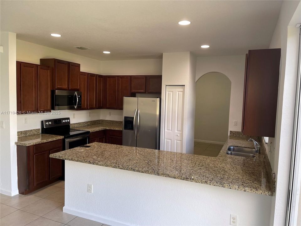 For Rent: $3,200 (4 beds, 2 baths, 2420 Square Feet)