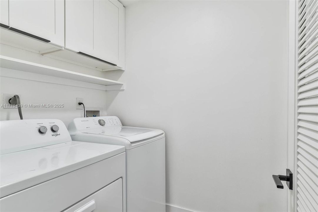 For Sale: $475,000 (2 beds, 2 baths, 1236 Square Feet)