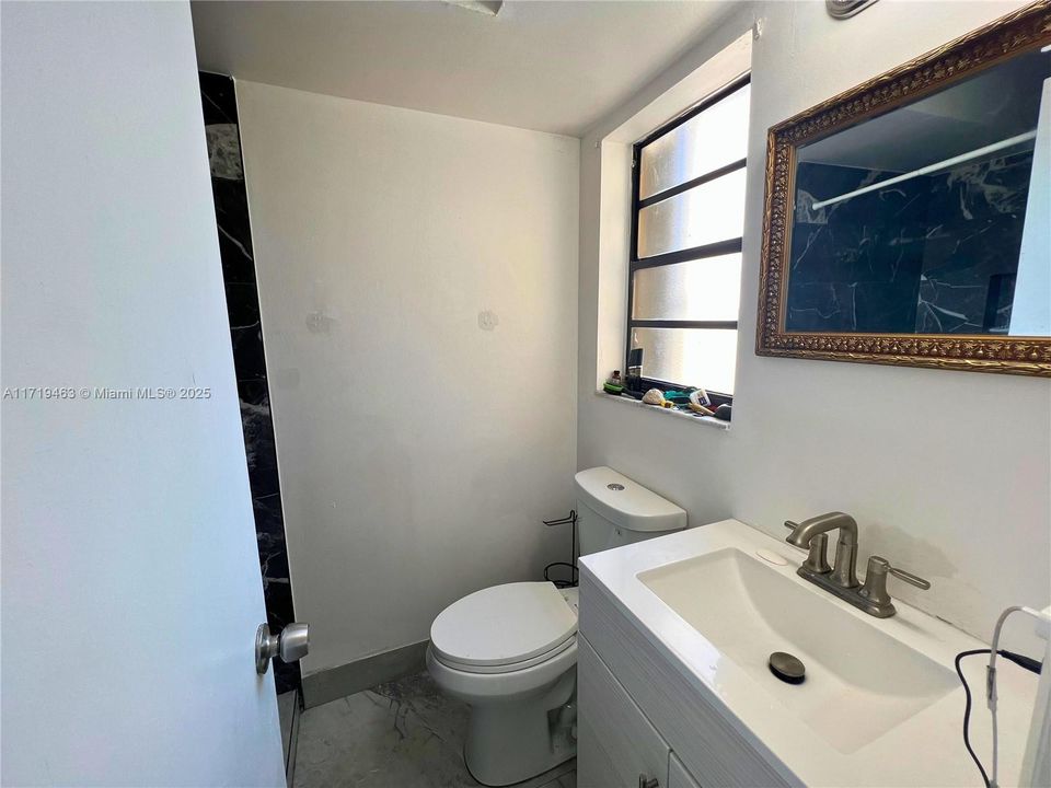 For Rent: $2,500 (2 beds, 2 baths, 974 Square Feet)