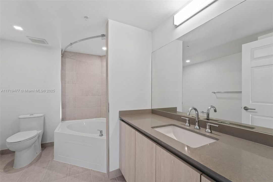 For Rent: $4,784 (2 beds, 2 baths, 1338 Square Feet)