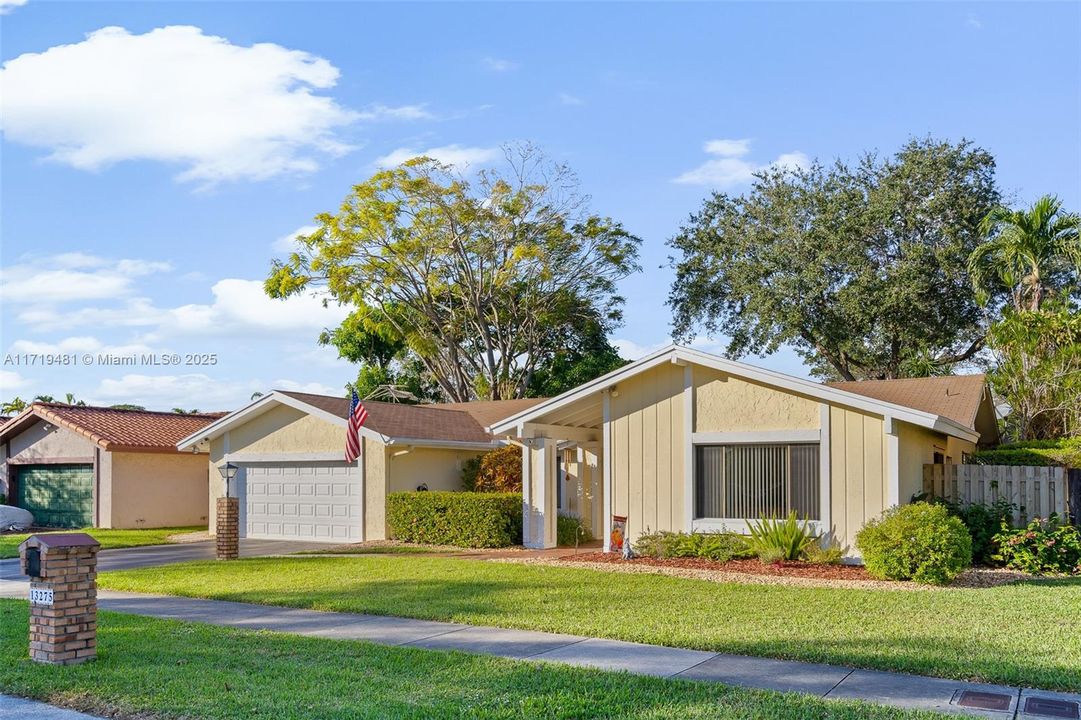 For Sale: $775,000 (4 beds, 2 baths, 1999 Square Feet)