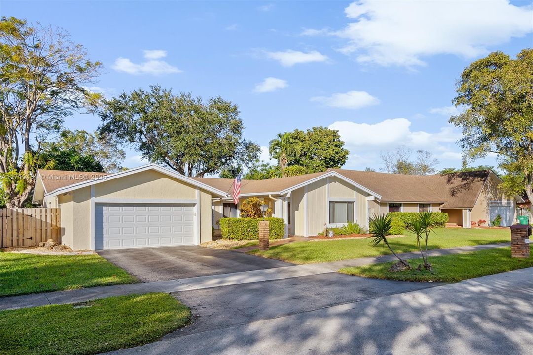 For Sale: $775,000 (4 beds, 2 baths, 1999 Square Feet)