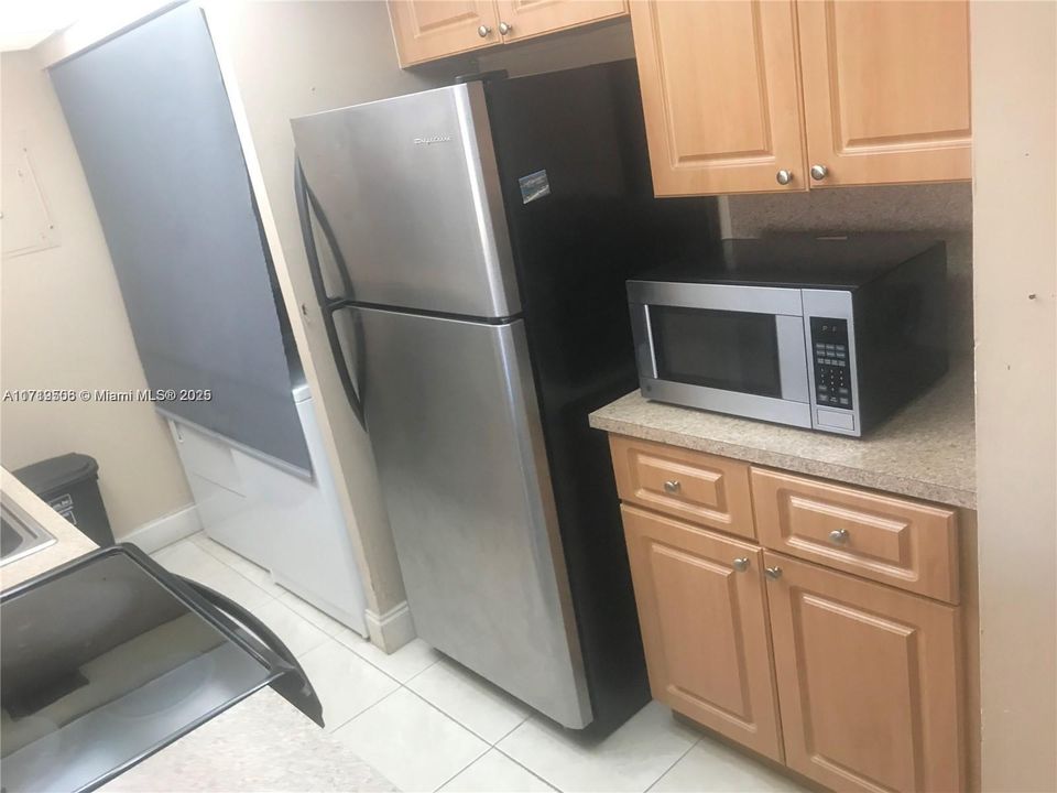 For Rent: $1,950 (2 beds, 2 baths, 1081 Square Feet)