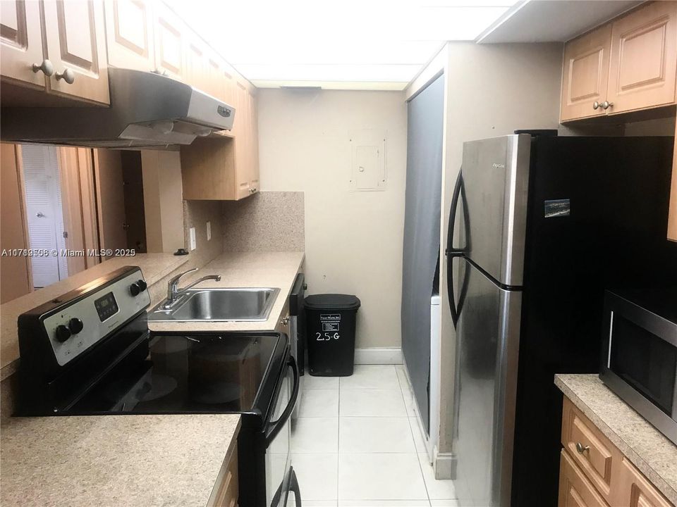 For Rent: $1,950 (2 beds, 2 baths, 1081 Square Feet)