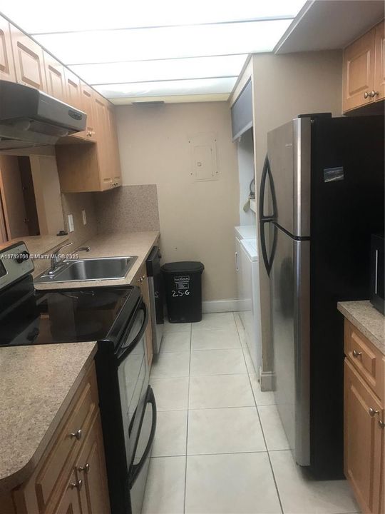 For Rent: $1,950 (2 beds, 2 baths, 1081 Square Feet)