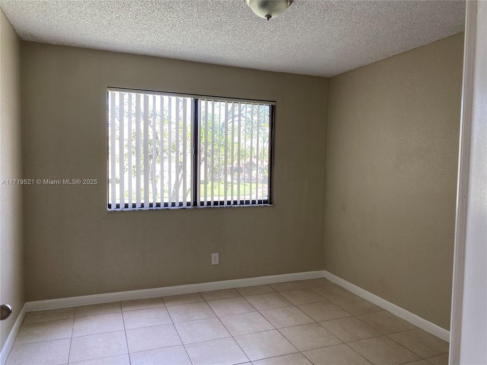 For Rent: $2,500 (3 beds, 2 baths, 1273 Square Feet)