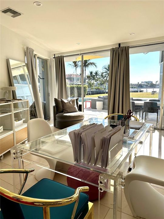 最近售出: $8,250,000 (0.58 acres)