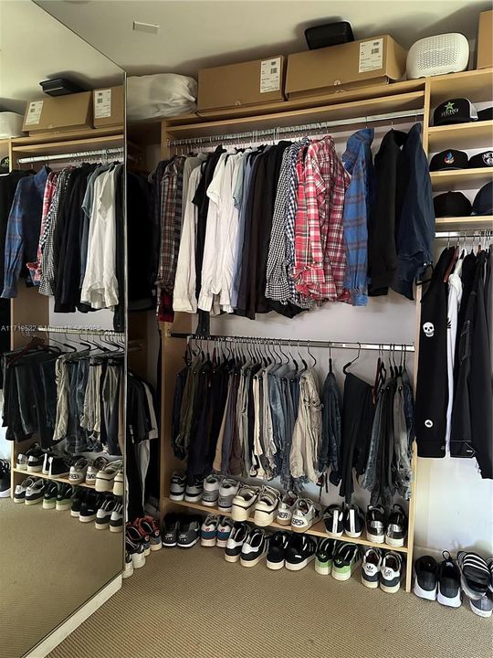 最近售出: $8,250,000 (0.58 acres)