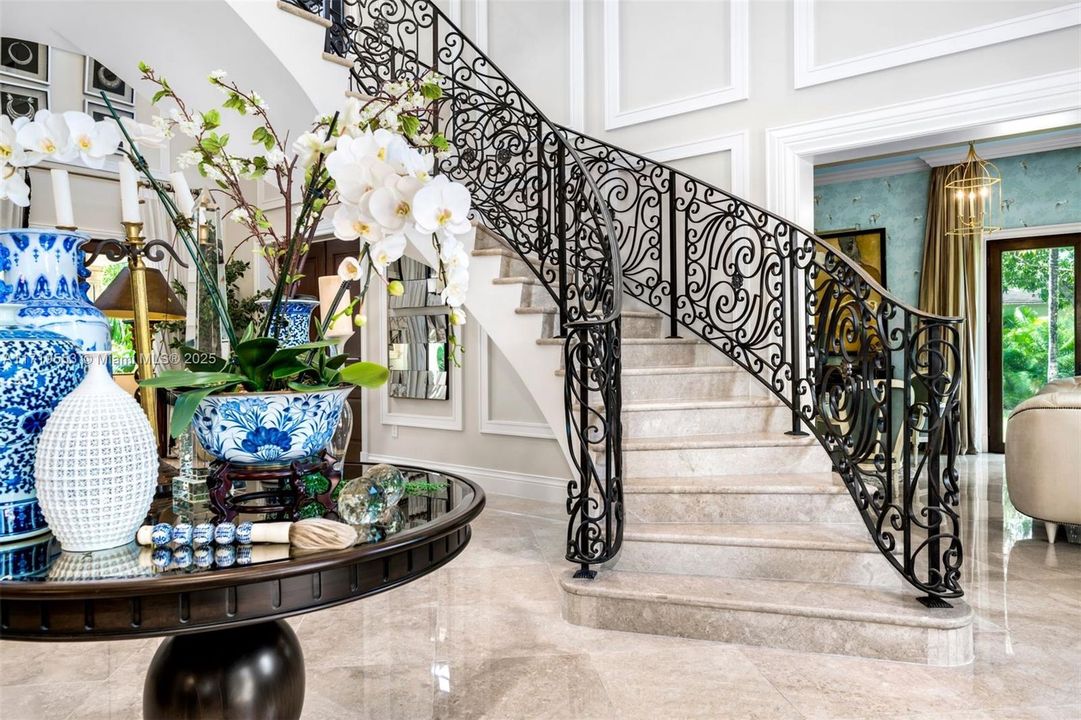 For Sale: $4,985,000 (6 beds, 7 baths, 6514 Square Feet)