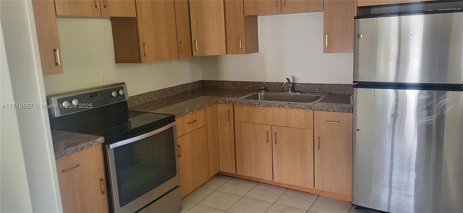 For Rent: $3,000 (3 beds, 2 baths, 2113 Square Feet)