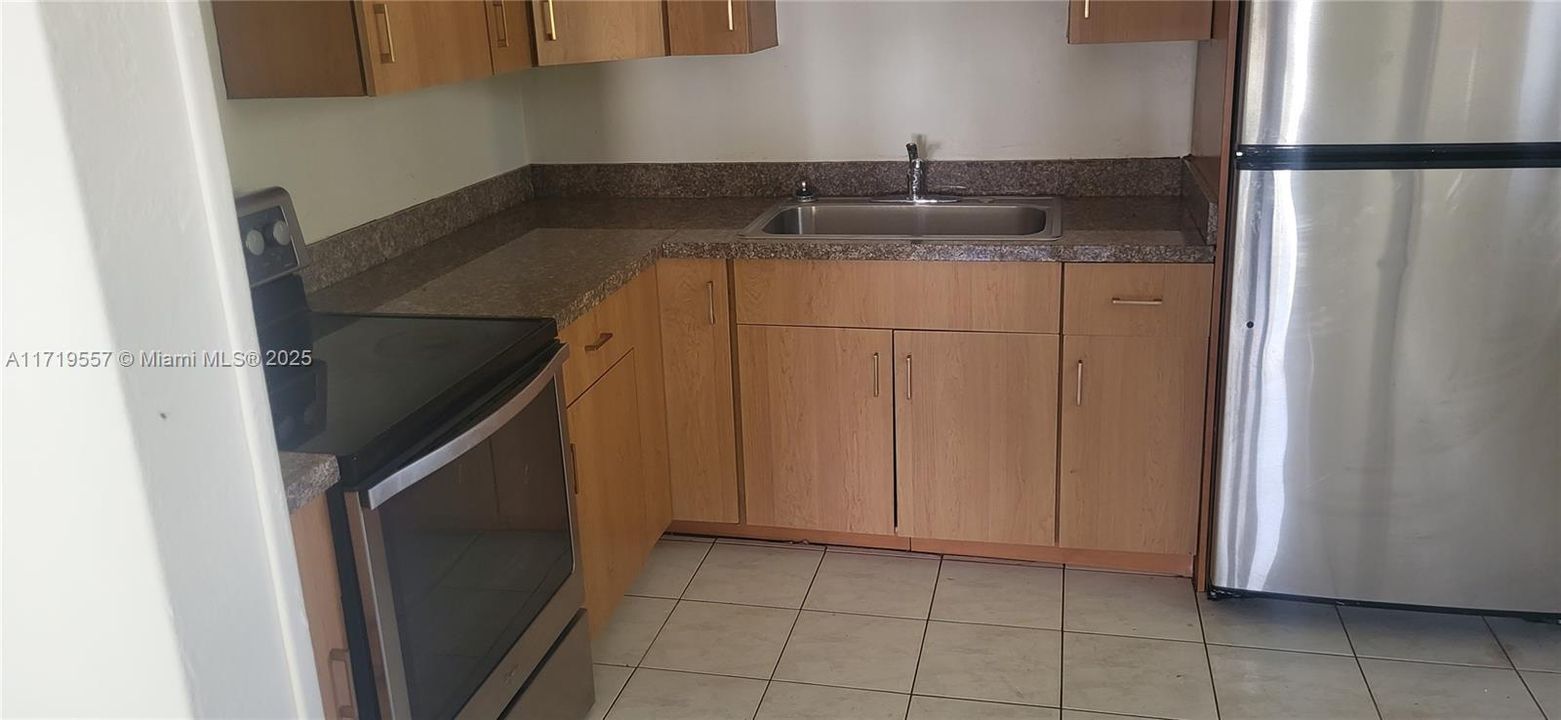 For Rent: $3,000 (3 beds, 2 baths, 2113 Square Feet)