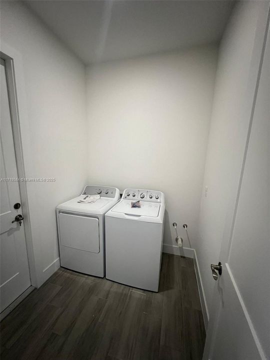 For Rent: $2,350 (3 beds, 2 baths, 0 Square Feet)