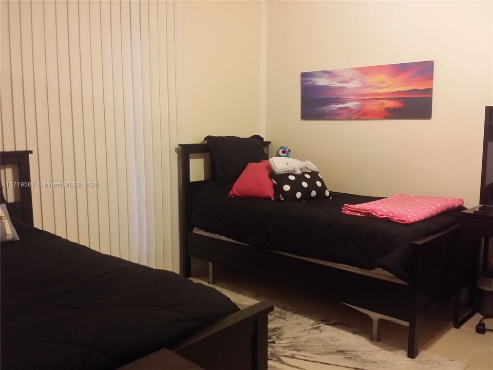 For Rent: $2,050 (1 beds, 1 baths, 620 Square Feet)