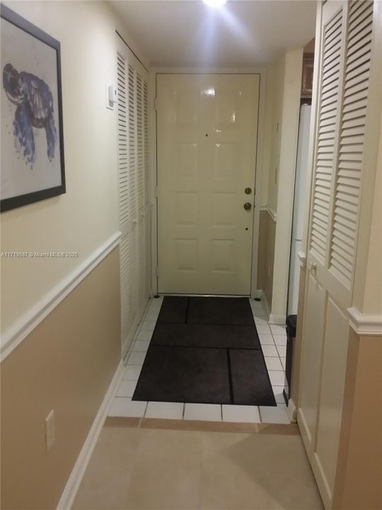 For Rent: $2,050 (1 beds, 1 baths, 620 Square Feet)