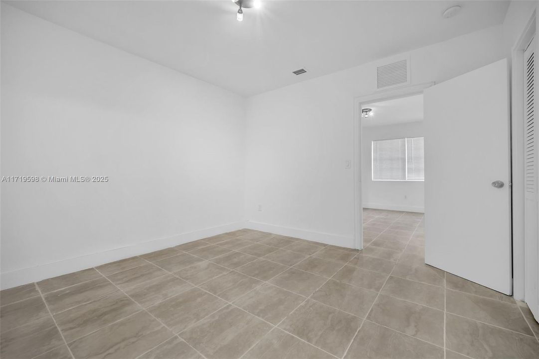 For Rent: $2,700 (2 beds, 2 baths, 750 Square Feet)