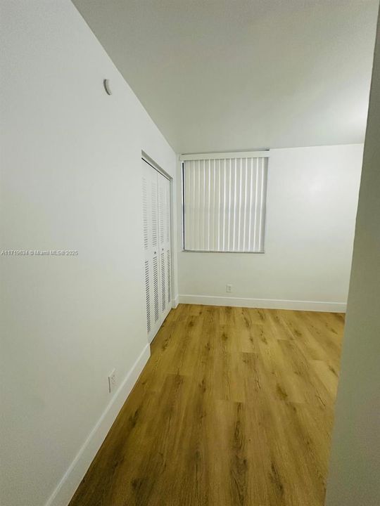 For Rent: $2,200 (2 beds, 2 baths, 890 Square Feet)