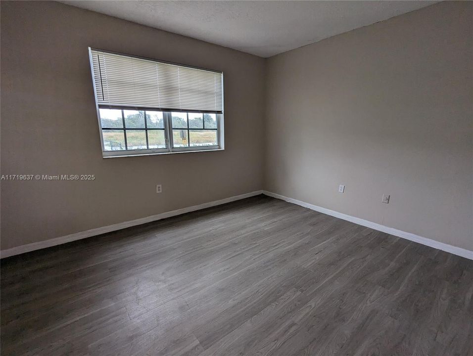 For Rent: $2,800 (3 beds, 2 baths, 1330 Square Feet)