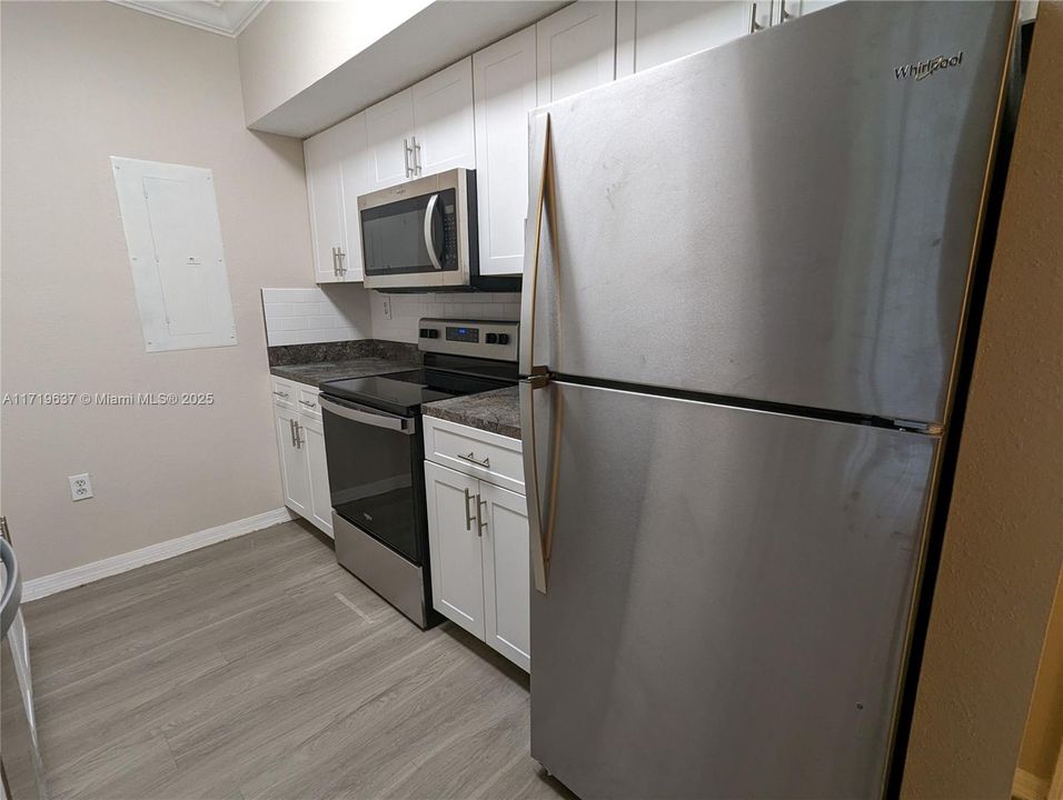 For Rent: $2,800 (3 beds, 2 baths, 1330 Square Feet)