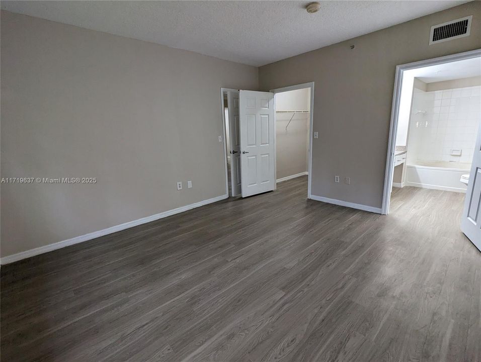 For Rent: $2,800 (3 beds, 2 baths, 1330 Square Feet)