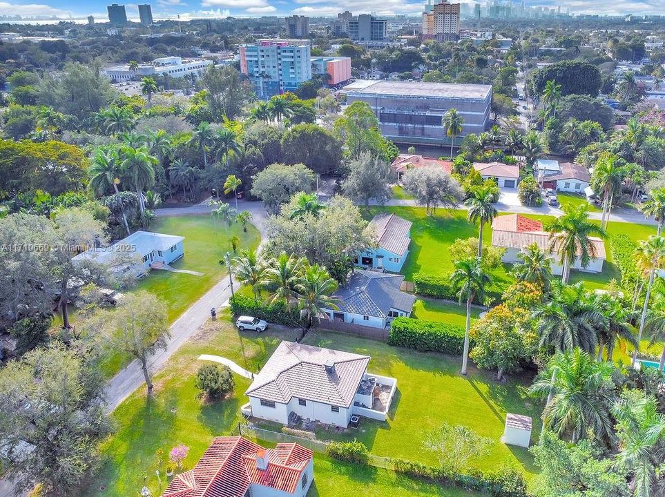 En Venta: $877,000 (2 camas, 1 baños, 1079 Pies cuadrados)