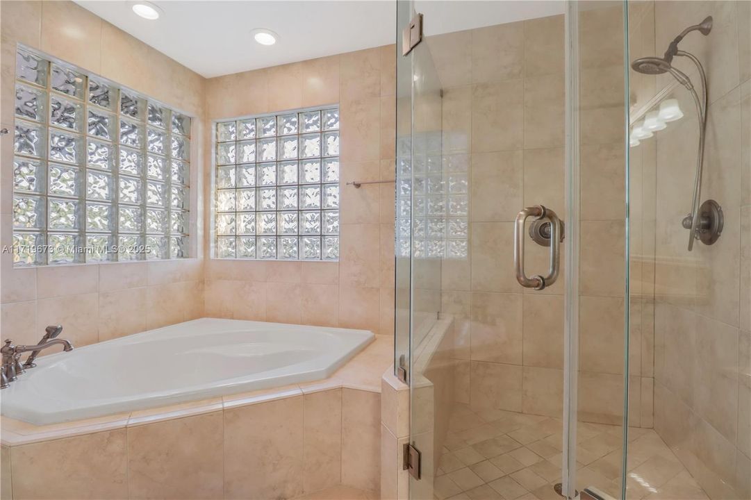 Recently Rented: $5,500 (4 beds, 3 baths, 2134 Square Feet)