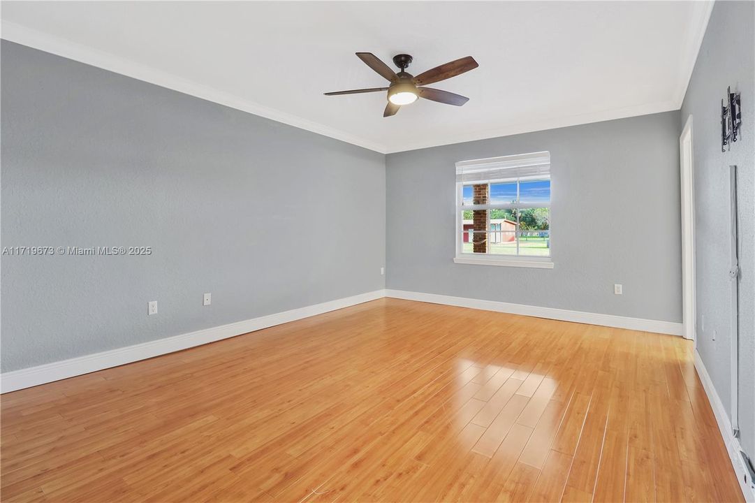 Recently Rented: $5,500 (4 beds, 3 baths, 2134 Square Feet)