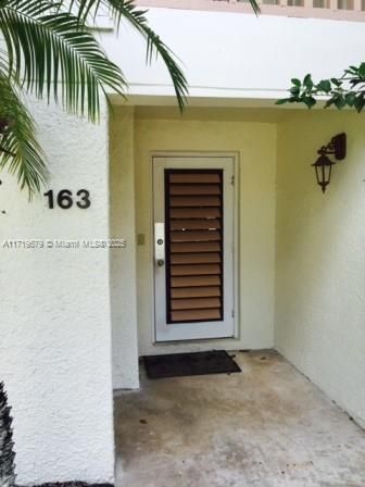 For Rent: $2,750 (2 beds, 2 baths, 1366 Square Feet)