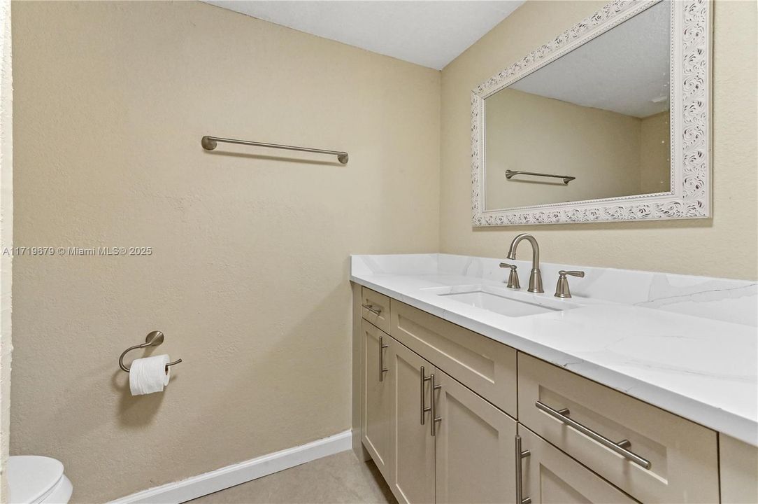 For Rent: $2,750 (2 beds, 2 baths, 1366 Square Feet)