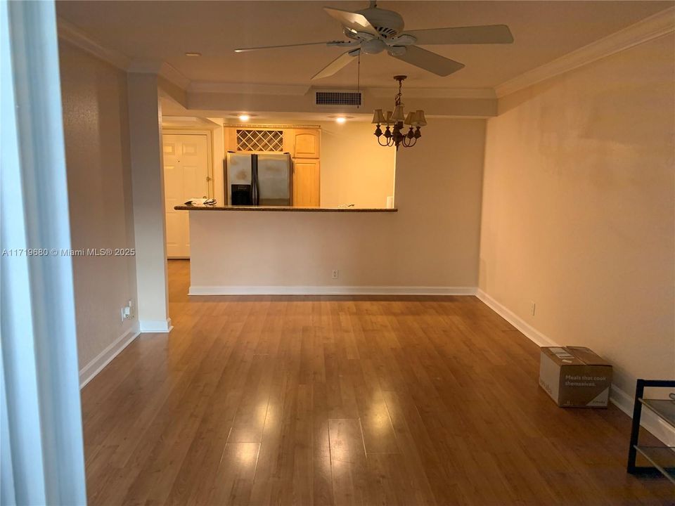 For Rent: $2,175 (1 beds, 1 baths, 660 Square Feet)