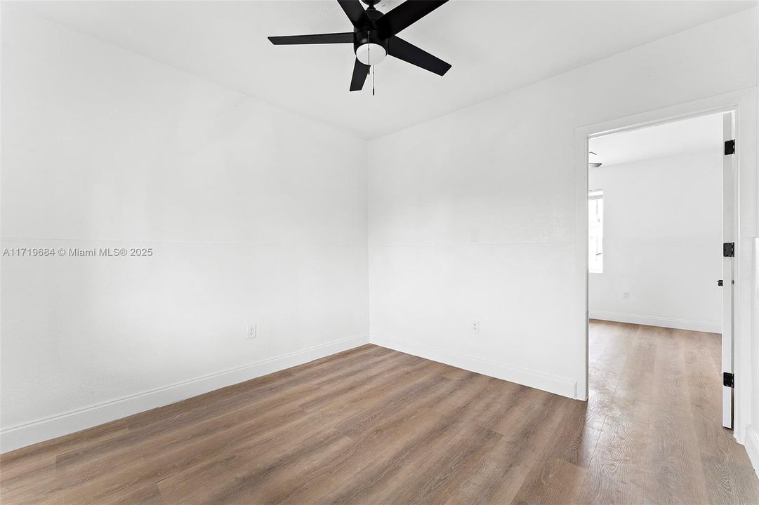 For Rent: $1,650 (1 beds, 1 baths, 8178 Square Feet)