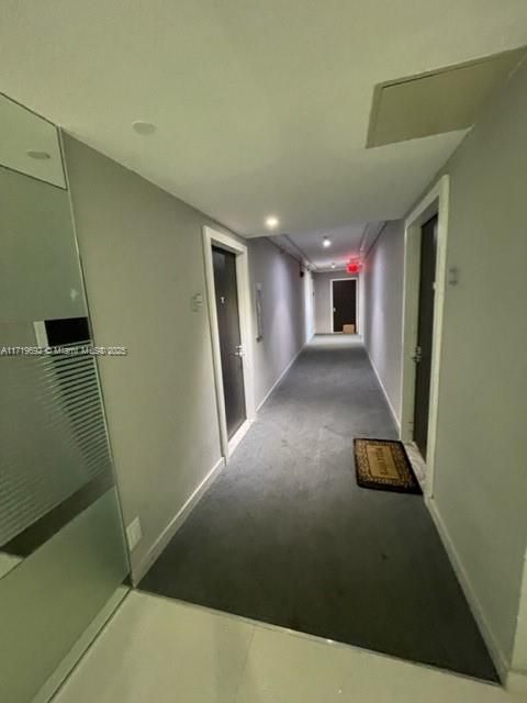 For Sale: $268,000 (1 beds, 1 baths, 913 Square Feet)