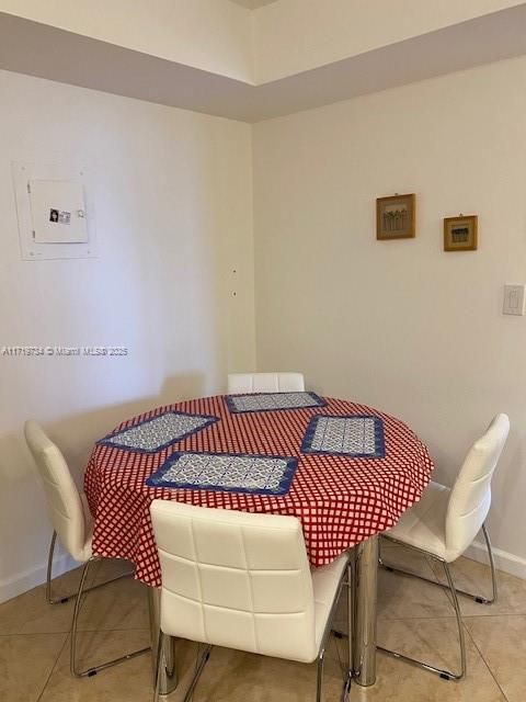 For Rent: $2,850 (2 beds, 2 baths, 1087 Square Feet)