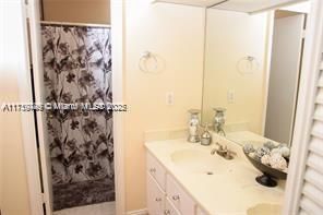 For Rent: $2,400 (2 beds, 2 baths, 1239 Square Feet)