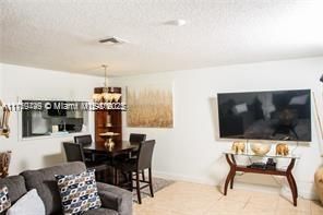 For Rent: $2,400 (2 beds, 2 baths, 1239 Square Feet)