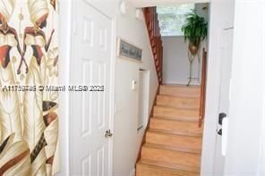 For Rent: $2,400 (2 beds, 2 baths, 1239 Square Feet)