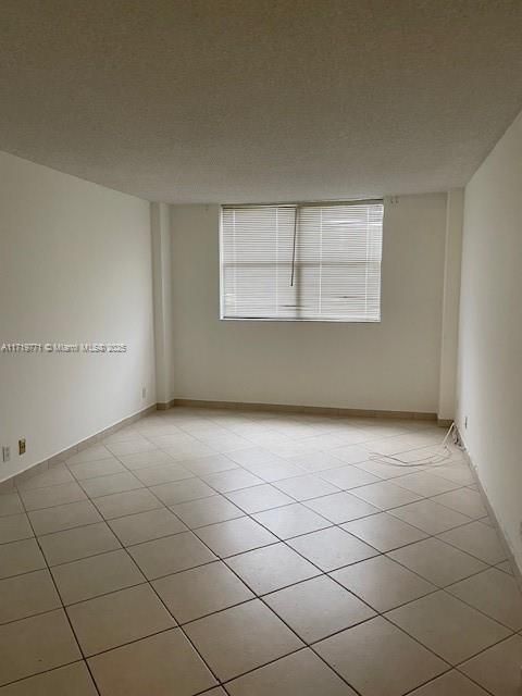 For Sale: $355,000 (1 beds, 1 baths, 896 Square Feet)