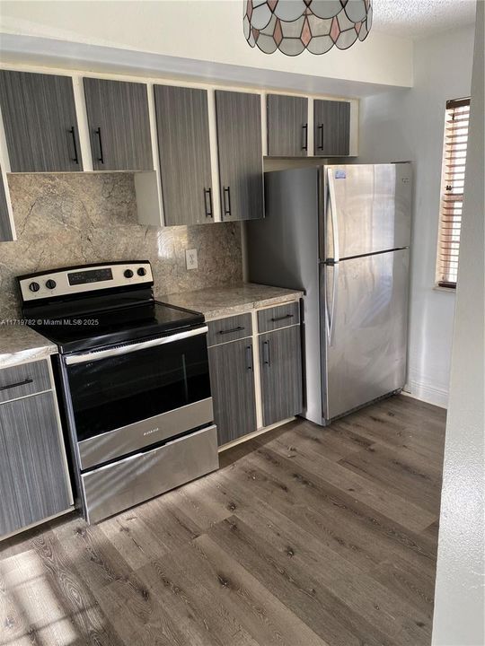 For Rent: $2,500 (2 beds, 2 baths, 1177 Square Feet)