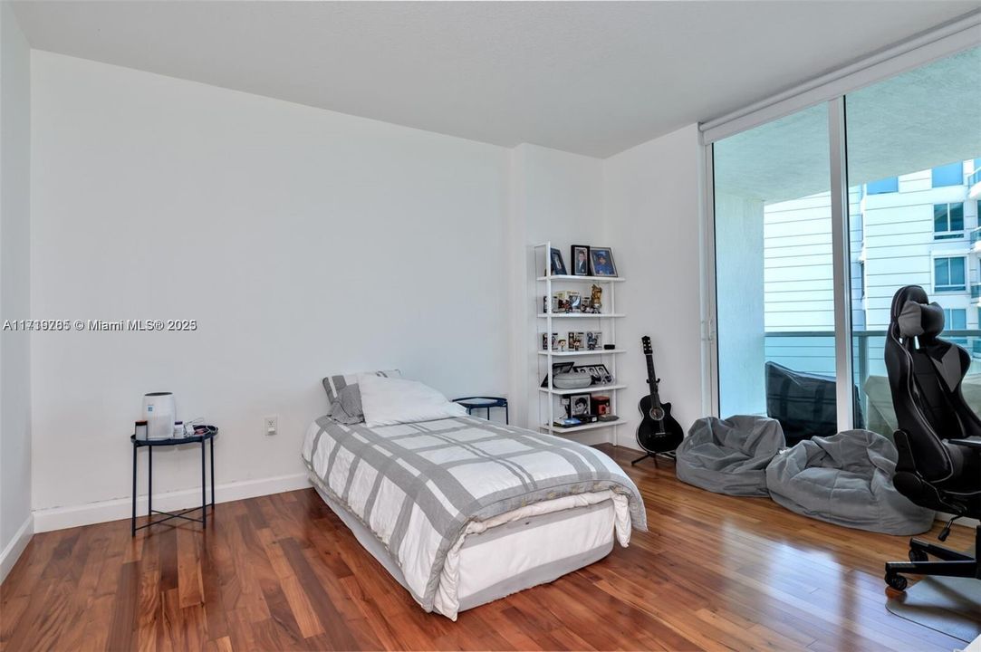 Recently Rented: $4,400 (2 beds, 2 baths, 1188 Square Feet)