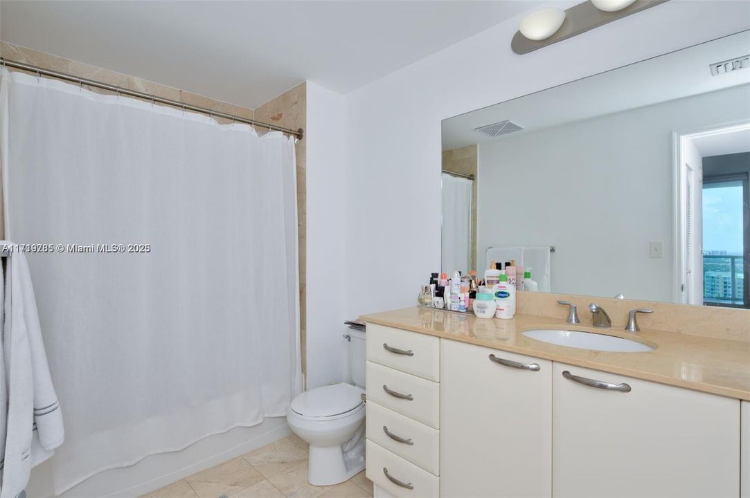 Recently Rented: $4,400 (2 beds, 2 baths, 1188 Square Feet)