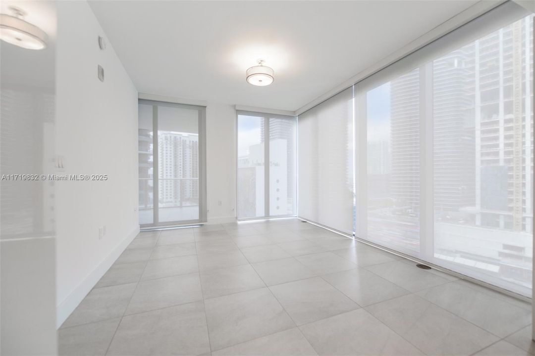 For Sale: $795,000 (1 beds, 1 baths, 975 Square Feet)