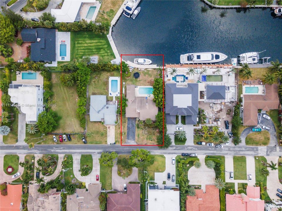 For Sale: $3,290,000 (0.29 acres)