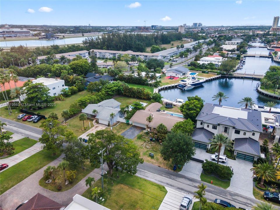 For Sale: $3,290,000 (0.29 acres)