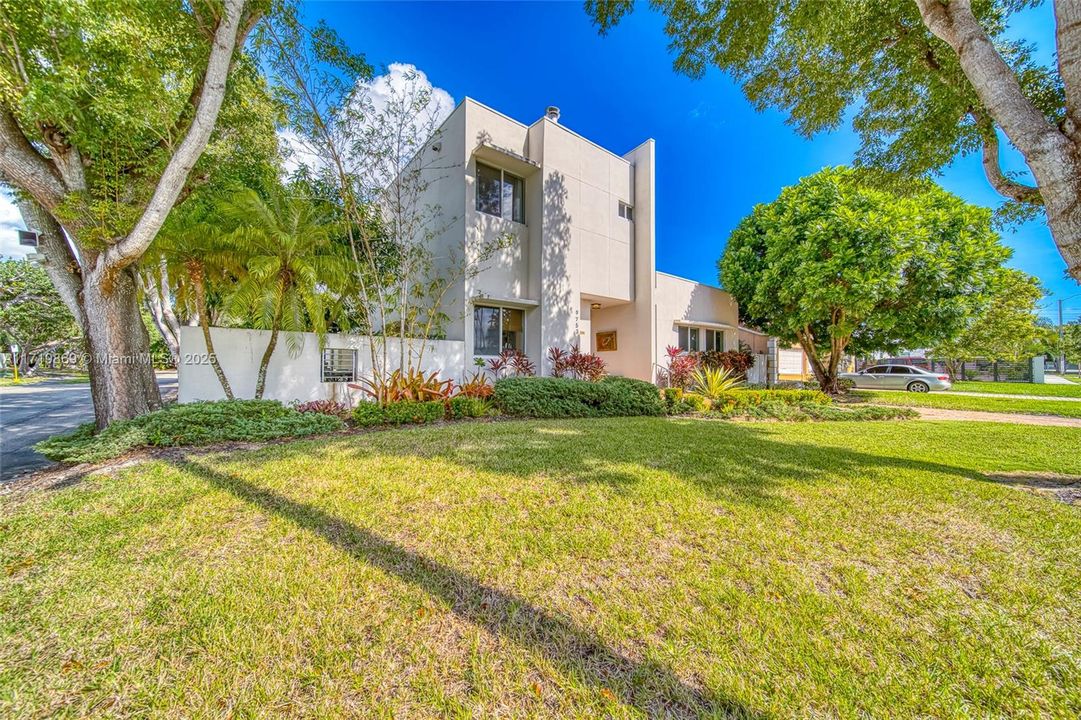 En Venta: $1,595,000 (4 camas, 3 baños, 3475 Pies cuadrados)