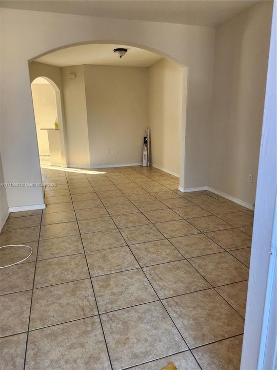 For Rent: $2,450 (3 beds, 2 baths, 1447 Square Feet)