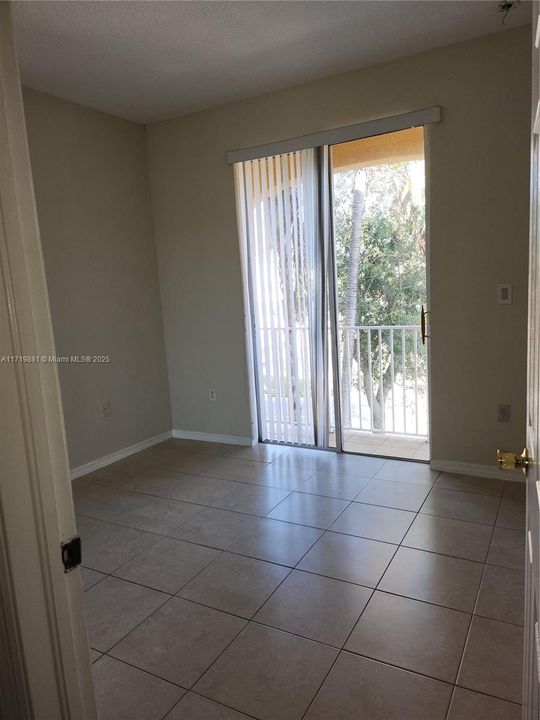 For Rent: $2,450 (3 beds, 2 baths, 1447 Square Feet)