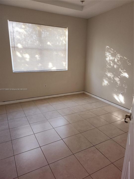 For Rent: $2,450 (3 beds, 2 baths, 1447 Square Feet)