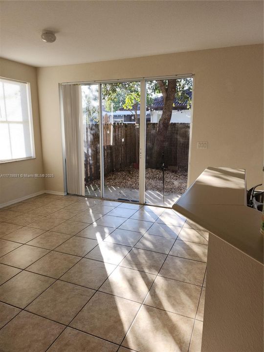 For Rent: $2,450 (3 beds, 2 baths, 1447 Square Feet)