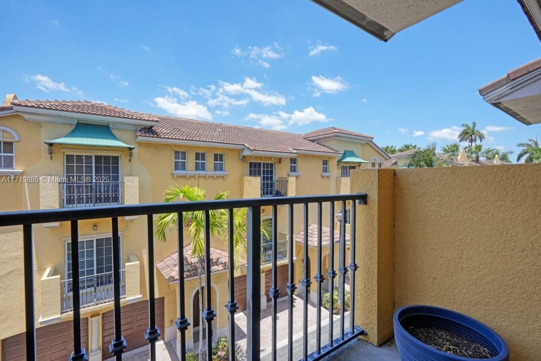 For Sale: $412,900 (2 beds, 2 baths, 1455 Square Feet)