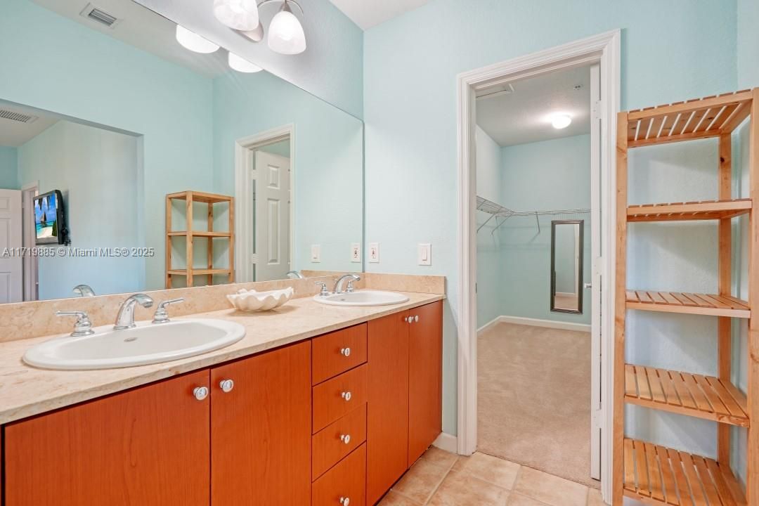 For Sale: $412,900 (2 beds, 2 baths, 1455 Square Feet)