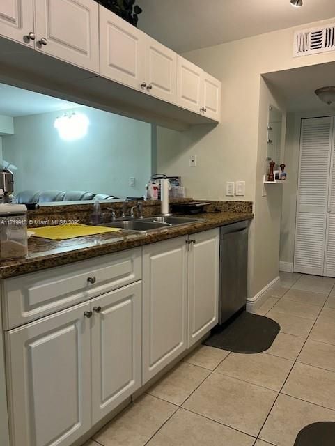 For Rent: $2,350 (2 beds, 2 baths, 1075 Square Feet)